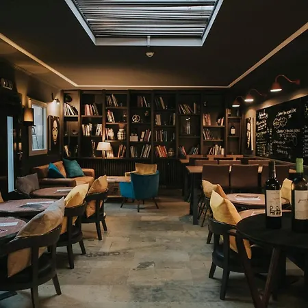 城堡酒店 3*